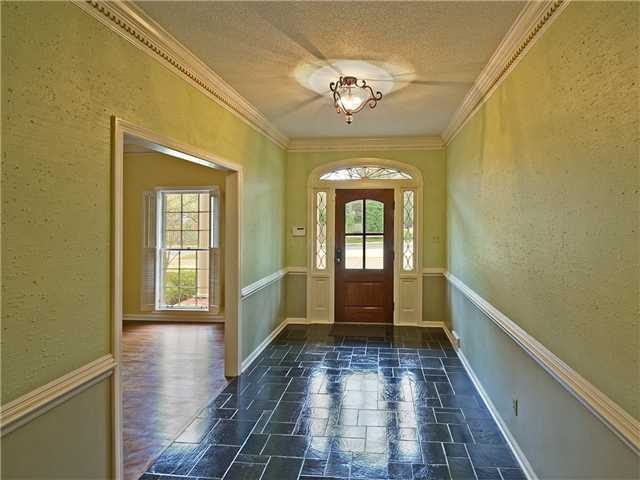 2094 Kirby Road Memphis, TN 38119 - Photo 4 of 22 Gallery Image 4