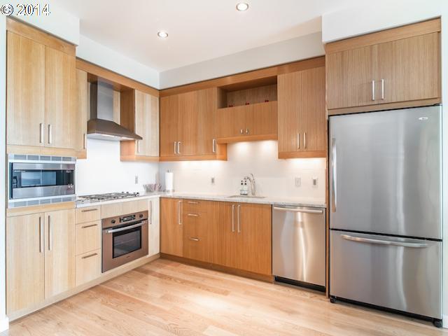 2351 Northwest Westover Road, Unit 1005 Portland, OR 97210 - Photo 3 of 8 Gallery Image 3