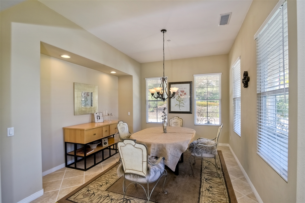 1062 Inverlochy Drive Fallbrook, CA 92028 - Photo 7 of 25 Elegant Dining Room.
