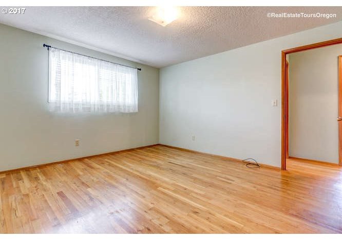 1516 Thompson Road Woodburn, OR 97071 - Photo 18 of 24 Gallery Image 18