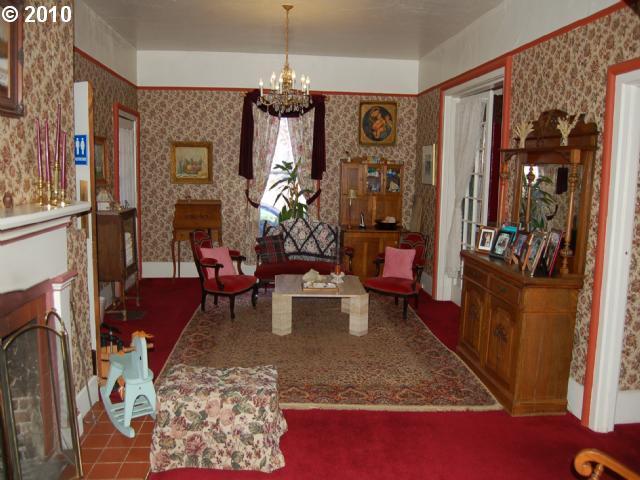 706 West Steuben Street Bingen, WA 98605 - Photo 2 of 16