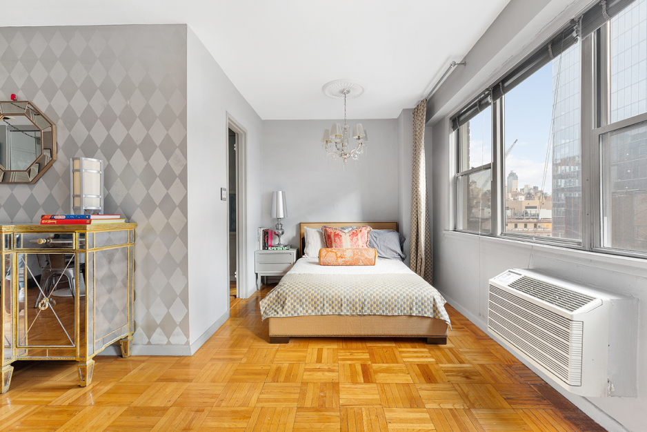 430 West 34th Street, Unit 11B Manhattan, NY 10001 - Photo 2 of 6