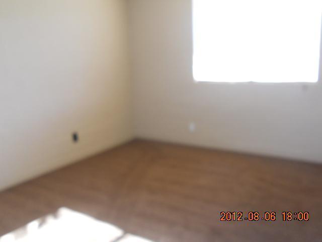 913 Sterling Road Bakersfield, CA 93306 - Photo 6 of 14 light and clean new carpet