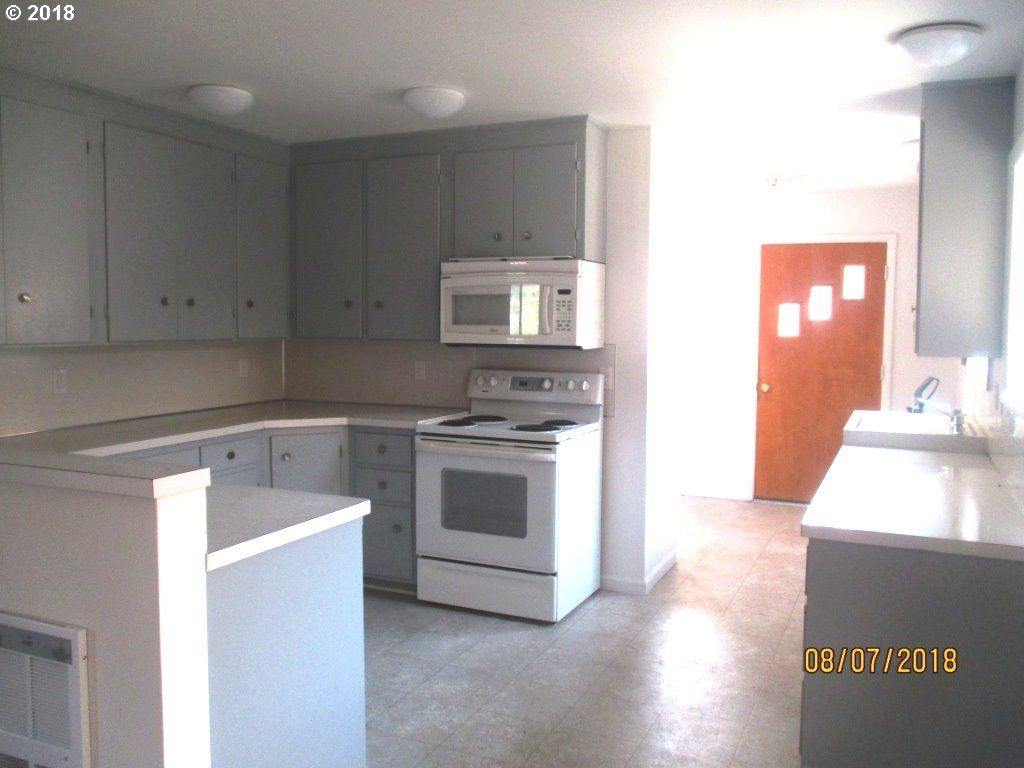 3090 Eagle Valley Road Yoncalla, OR 97499 - Photo 17 of 25