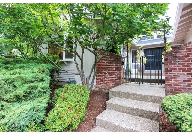 5823 Southwest Laber Road Portland, OR 97221 - Photo 11 of 27 Gallery Image 11