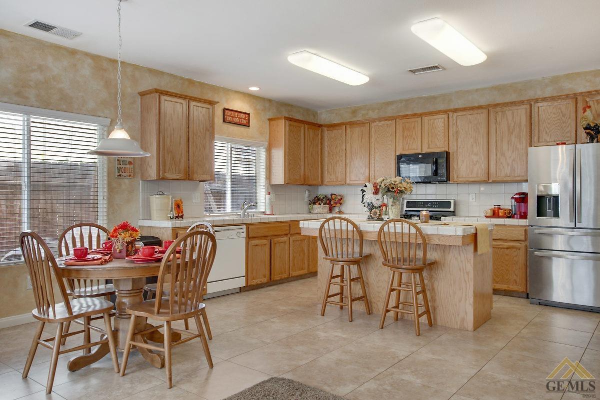 3601 Campfire Drive Bakersfield, CA 93312 - Photo 15 of 40