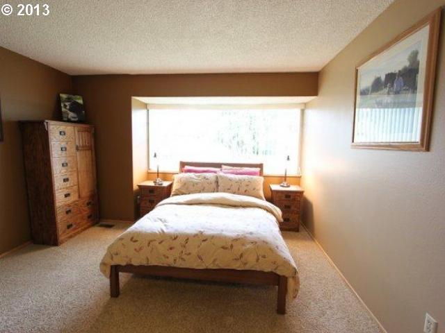 3850 Southwest 4th Street Gresham, OR 97030 - Photo 4 of 14 Gallery Image 4