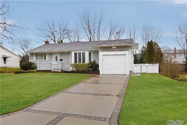 27 Roxbury Drive Commack, NY 11725 - Photo 1 of 20 Gallery Image 1