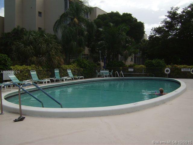 6731 Cypress Road, Unit 401 Plantation, FL 33317 - Photo 15 of 18 Gallery Image 15