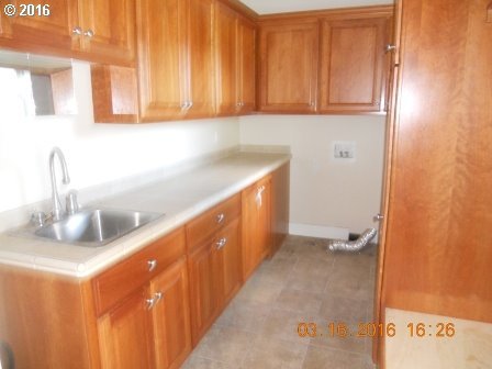 241 Fair Oaks Road Oakland, OR 97462 - Photo 6 of 9 Gallery Image 6