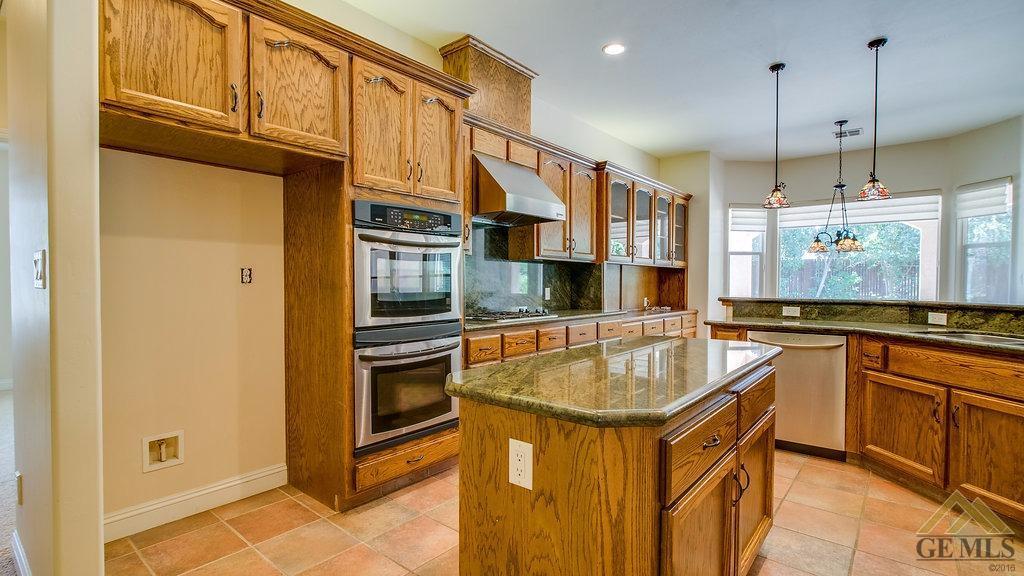 10207 Skiles Drive Bakersfield, CA 93311 - Photo 22 of 34