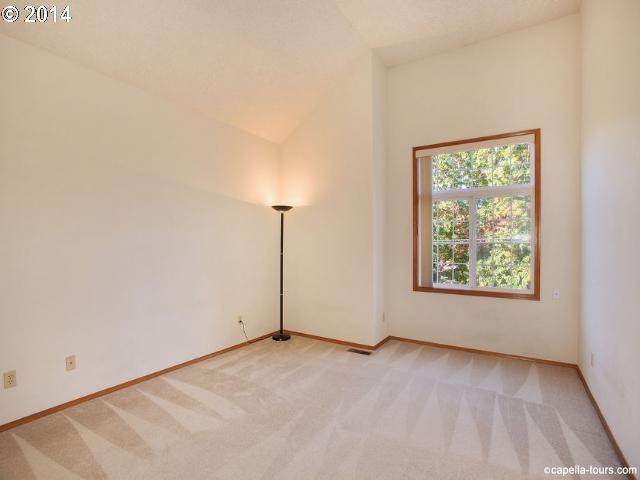 3814 Southwest Comus Street Portland, OR 97219 - Photo 12 of 15 Gallery Image 12