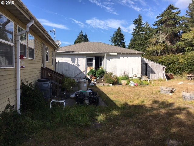 62931 Crown Point Road Coos Bay, OR 97420 - Photo 6 of 12
