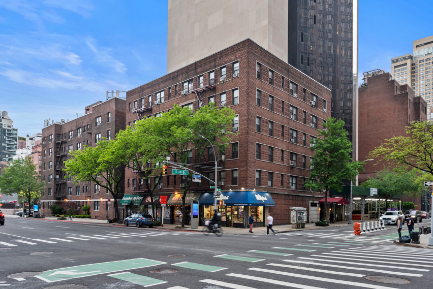 242 E 38th St, Manhattan, NY 10016 - Photo 2 of 3