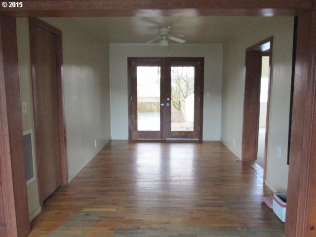 196 Applegate Street Yoncalla, OR 97499 - Photo 2 of 12
