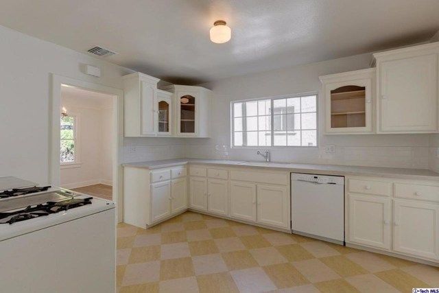 $669,000 | 318 East Altadena Drive, Altadena, CA 91001