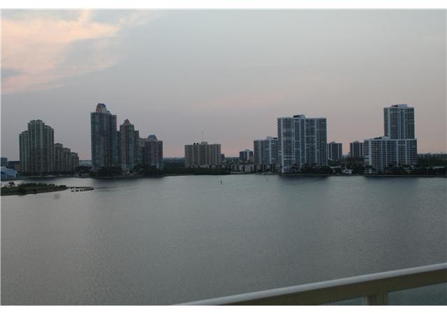 18100 North Bay Road, Unit 1105 Sunny Isles Beach, FL 33160 - Photo 15 of 18