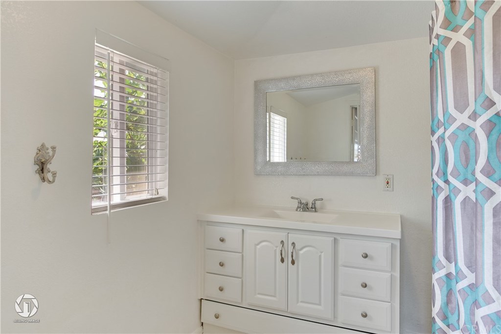 220 Tyler Street Taft, CA 93268 - Photo 23 of 36