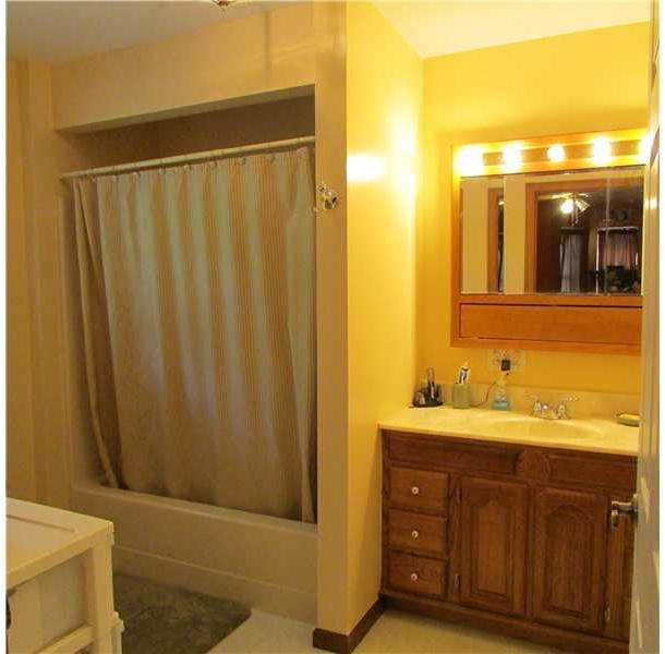 331 Temple Green Georgetown, PA 15043 - Photo 12 of 25 Gallery Image 12