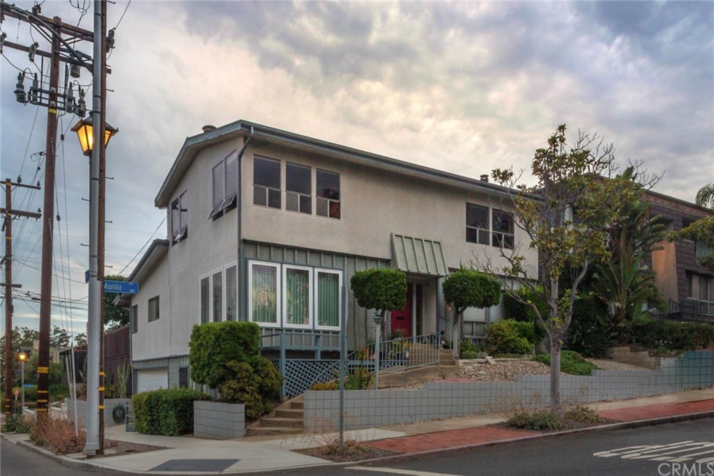 401 Manila Avenue Long Beach, CA 90814 - Photo 6 of 11 2 Car garage entering on 1st floor off of 4th Street.