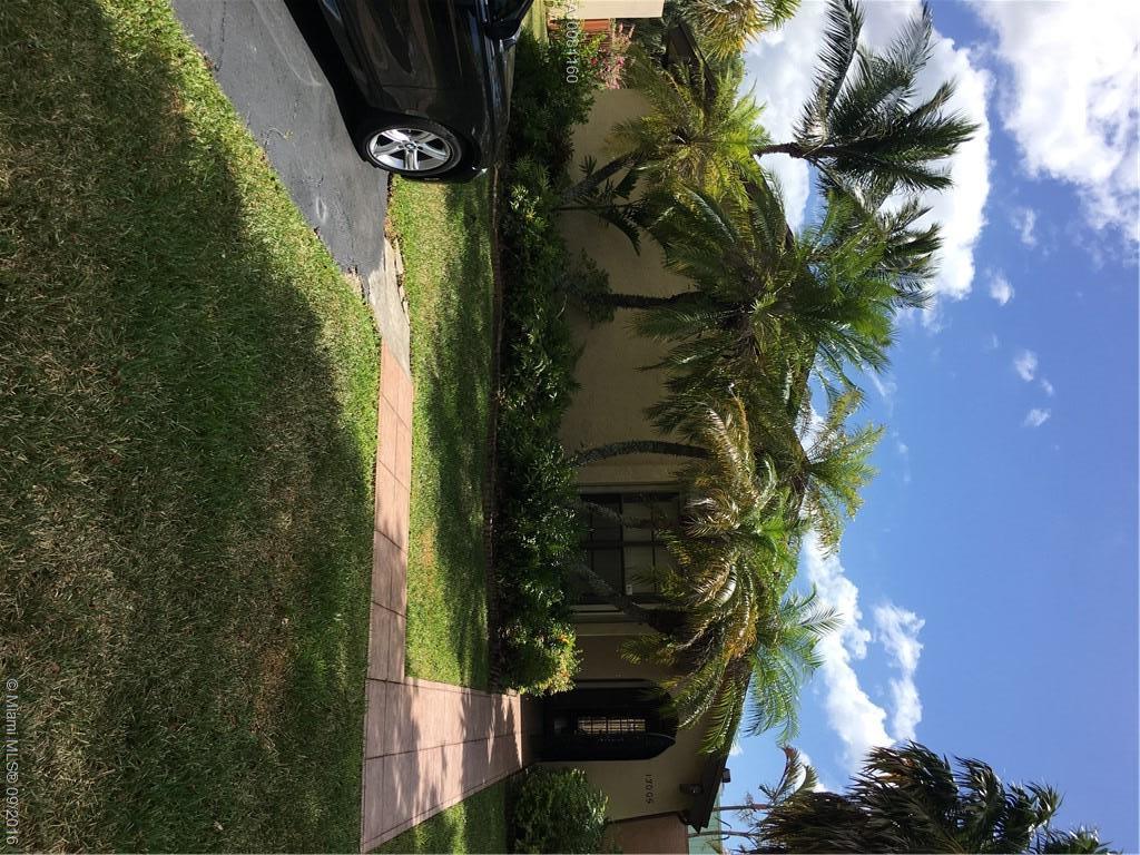 13005 Southwest 90th Court Miami, FL 33176 - Photo 2 of 17