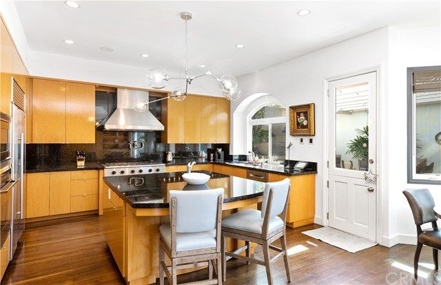 $1,950,000 | 493 Flower Street, Costa Mesa, CA 92627