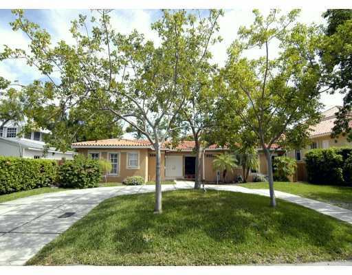 773 Ridgewood Road Key Biscayne, FL 33149 - Photo 2 of 8