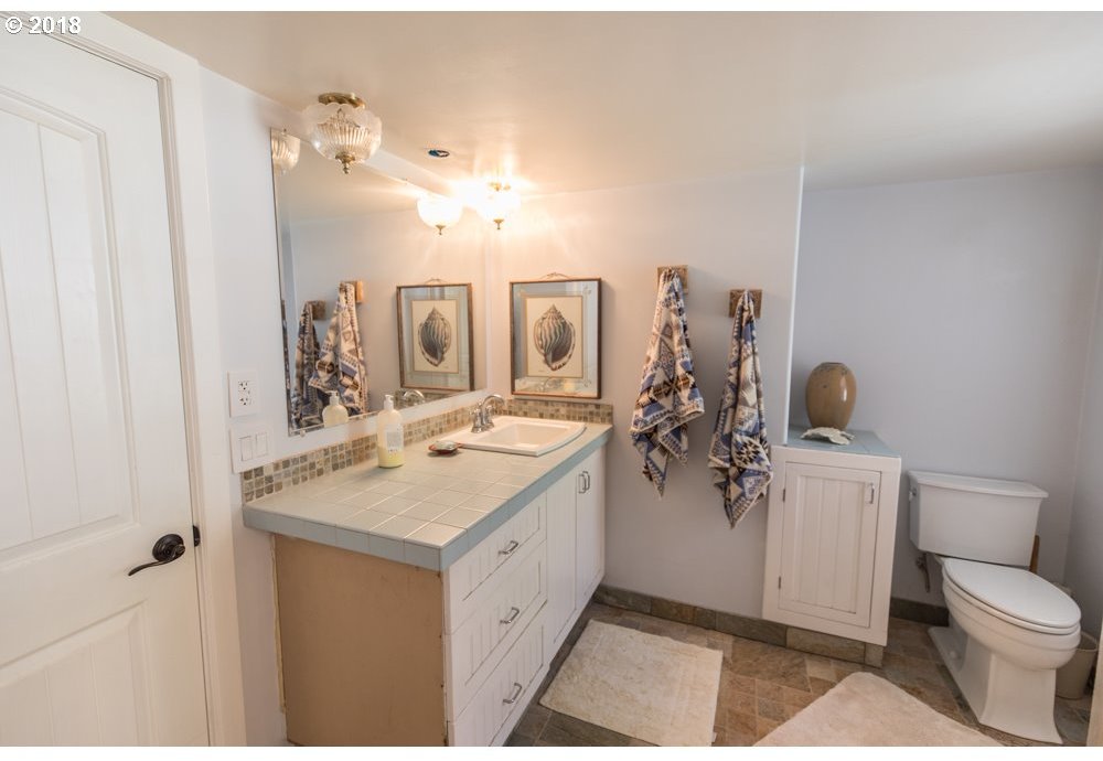 68267 Ridge Road North Bend, OR 97459 - Photo 14 of 32 Gallery Image 14