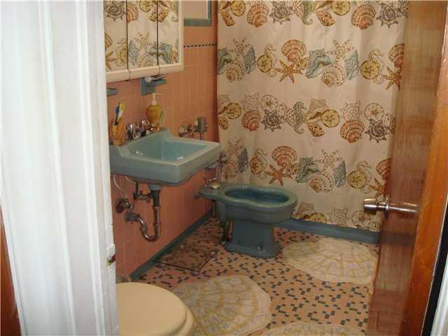 75 Southwest 32nd Court Road Miami, FL 33135 - Photo 5 of 9