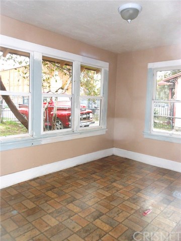 6220 Tyrone Avenue Van Nuys, CA 91401 - Photo 6 of 21