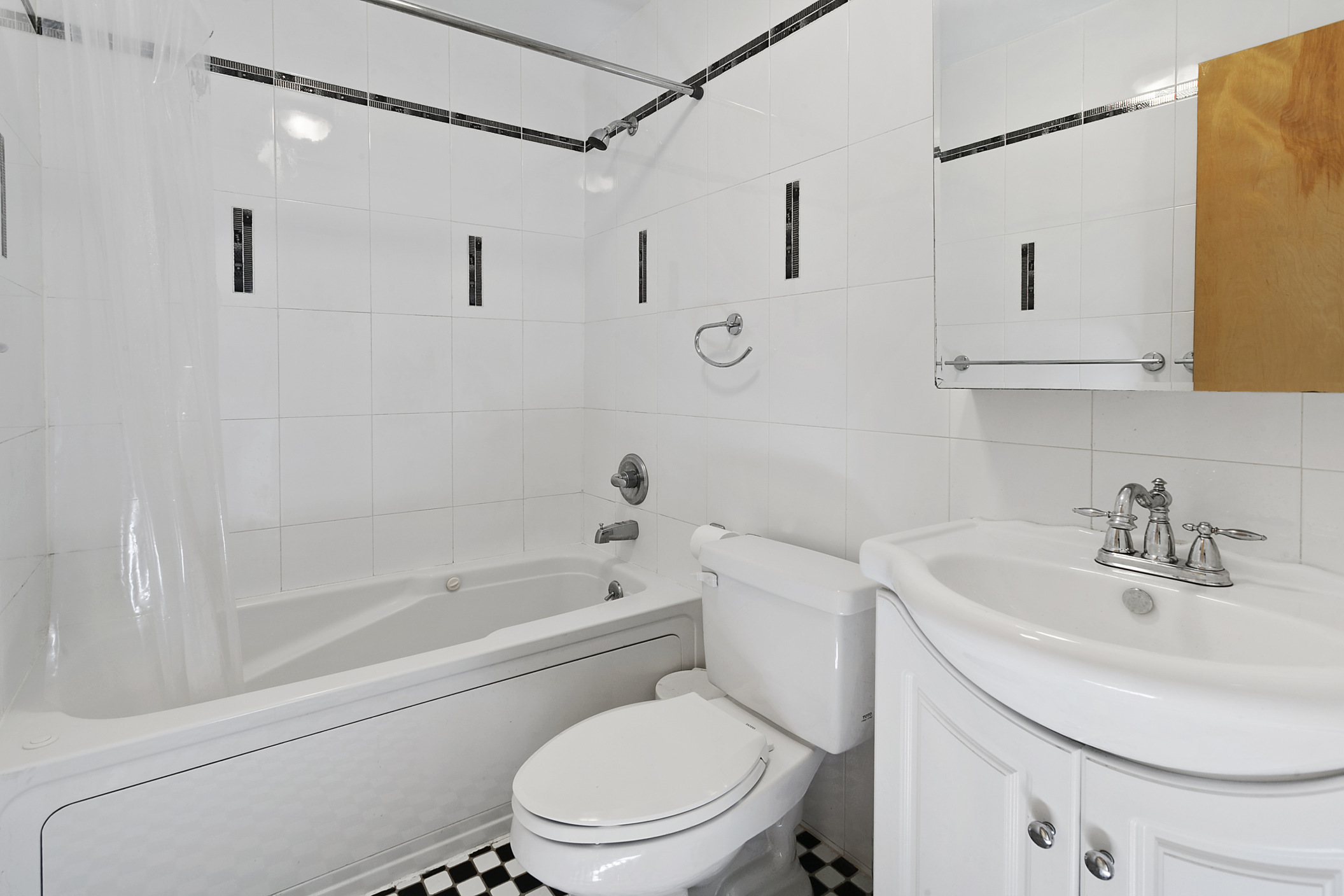 965 Kent Avenue, Unit A3 Brooklyn, NY 11205 - Photo 6 of 7