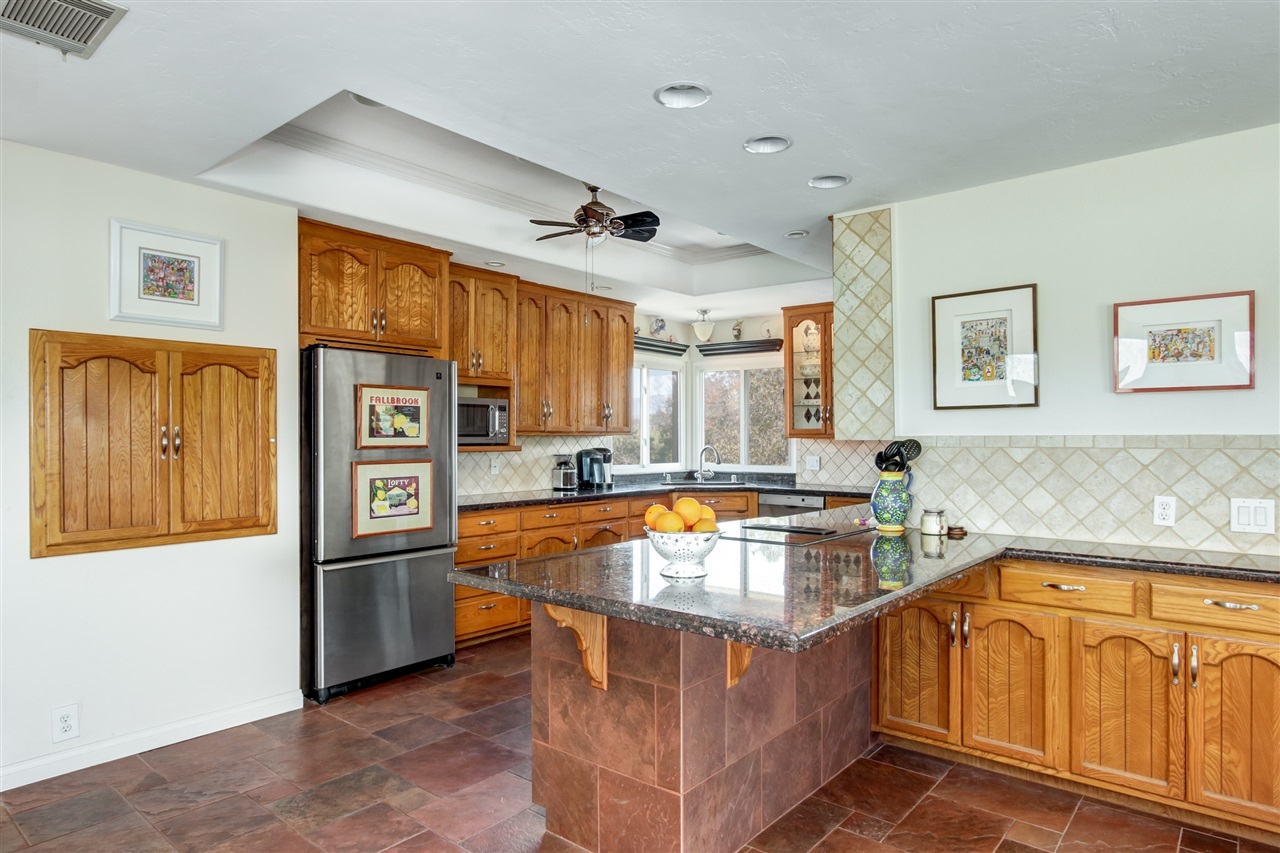 4141 Palomar Drive Fallbrook, CA 92028 - Photo 9 of 24