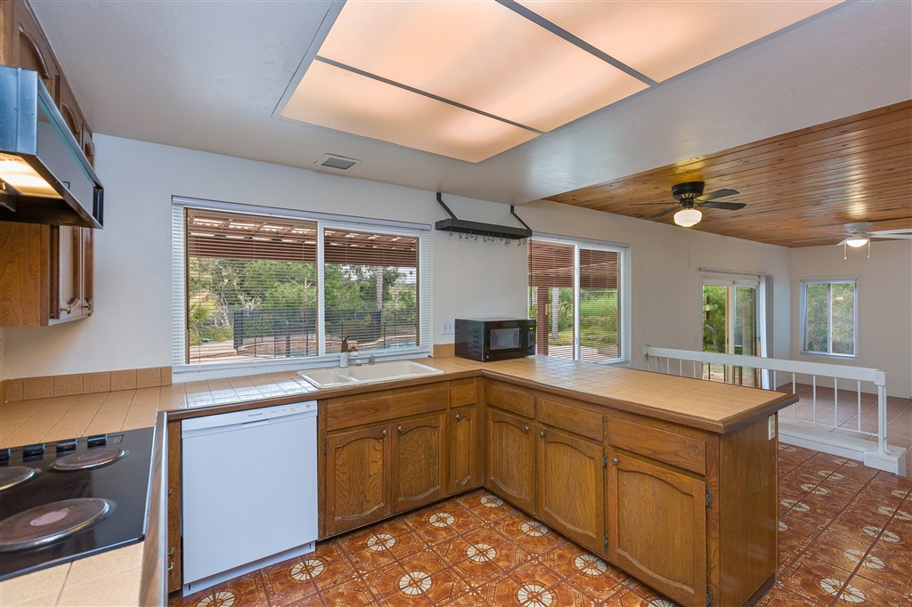 3336 Golfcrest Drive Oceanside, CA 92056 - Photo 12 of 25