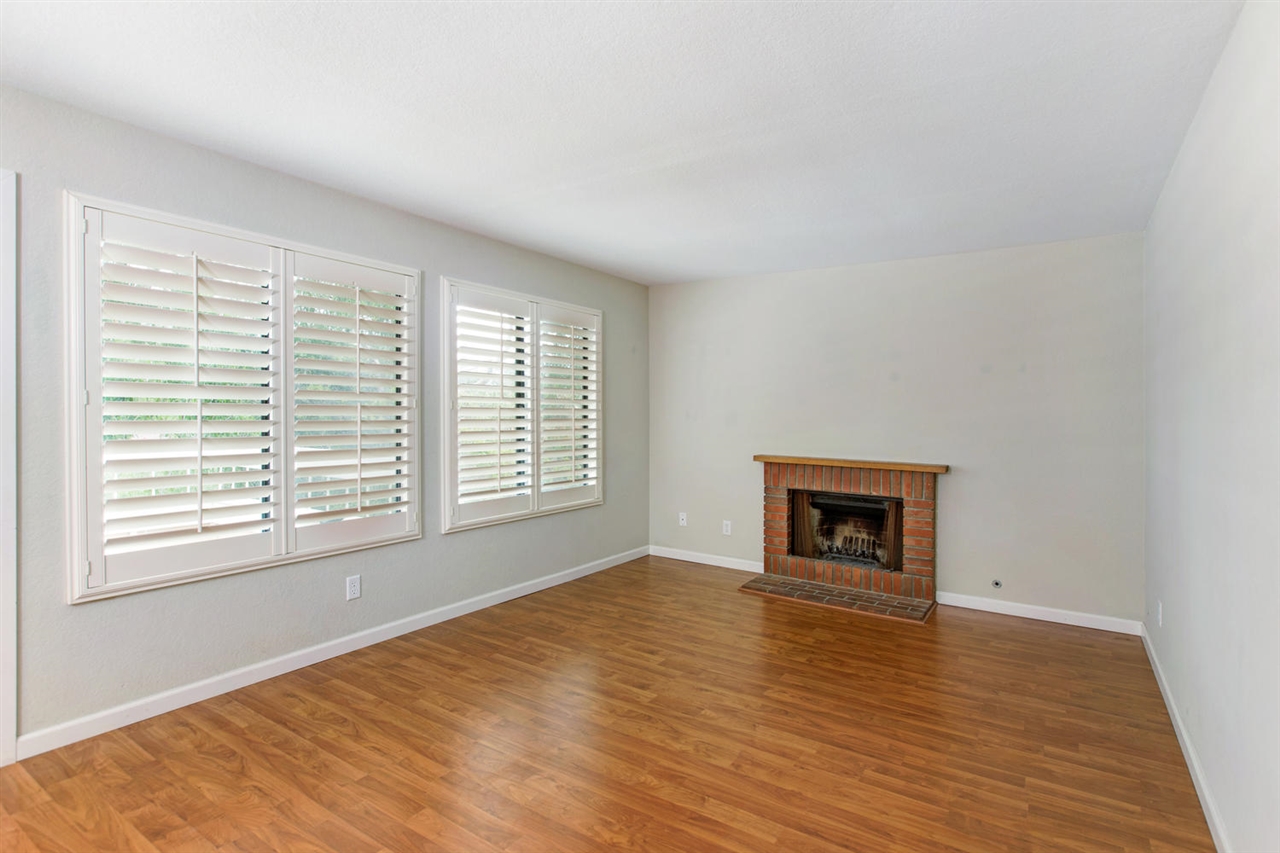 891 Buttercup Road Carlsbad, CA 92011 - Photo 4 of 18