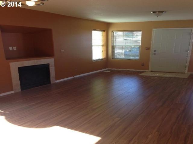 954 Southwest Junction Place Gresham, OR 97080 - Photo 6 of 9 Gallery Image 6