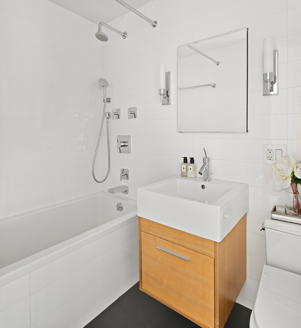 61 Jane Street, Unit 11J Manhattan, NY 10014 - Photo 10 of 12