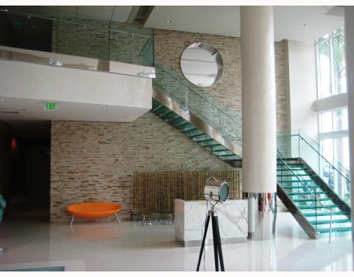 41 Southeast 5th Street, Unit 2003 Miami, FL 33131 - Photo 1 of 7