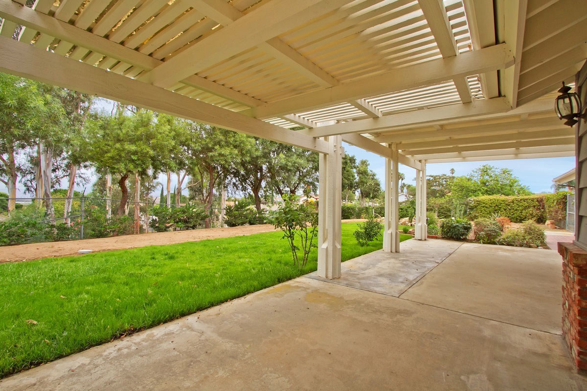 1627 Yucatan Way Fallbrook, CA 92028 - Photo 4 of 9 Gallery Image 4
