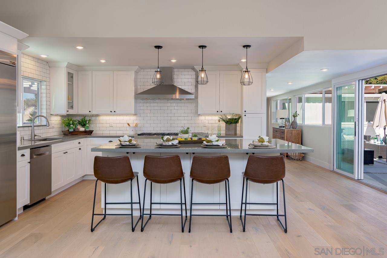 1375 Hygeia Avenue Encinitas, CA 92024 - Photo 3 of 25