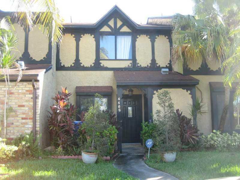 Springtree Lakes Sunrise, FL 33351 - Photo 1 of 11