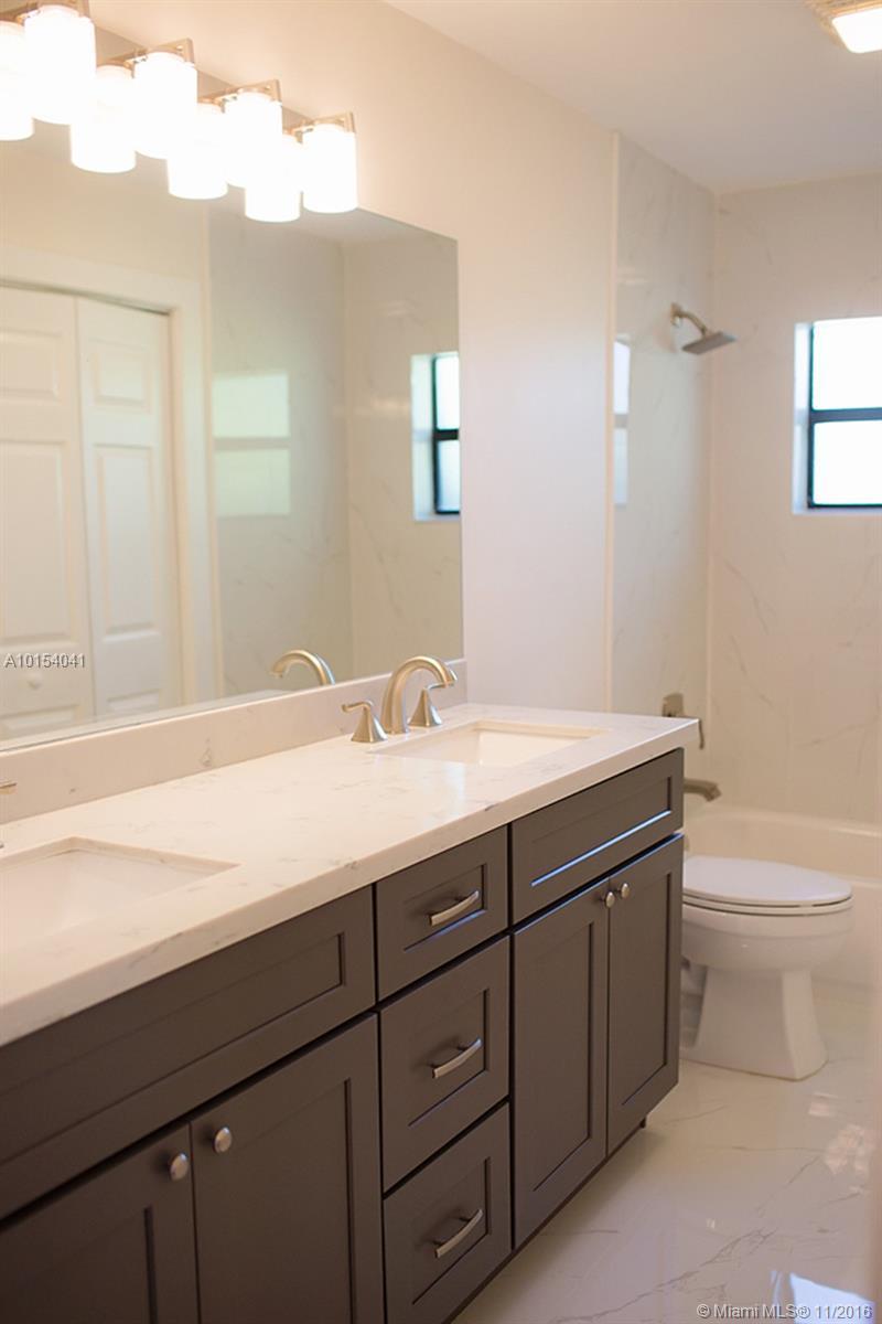 8936 Old Pine Road Boca Raton, FL 33433 - Photo 17 of 27