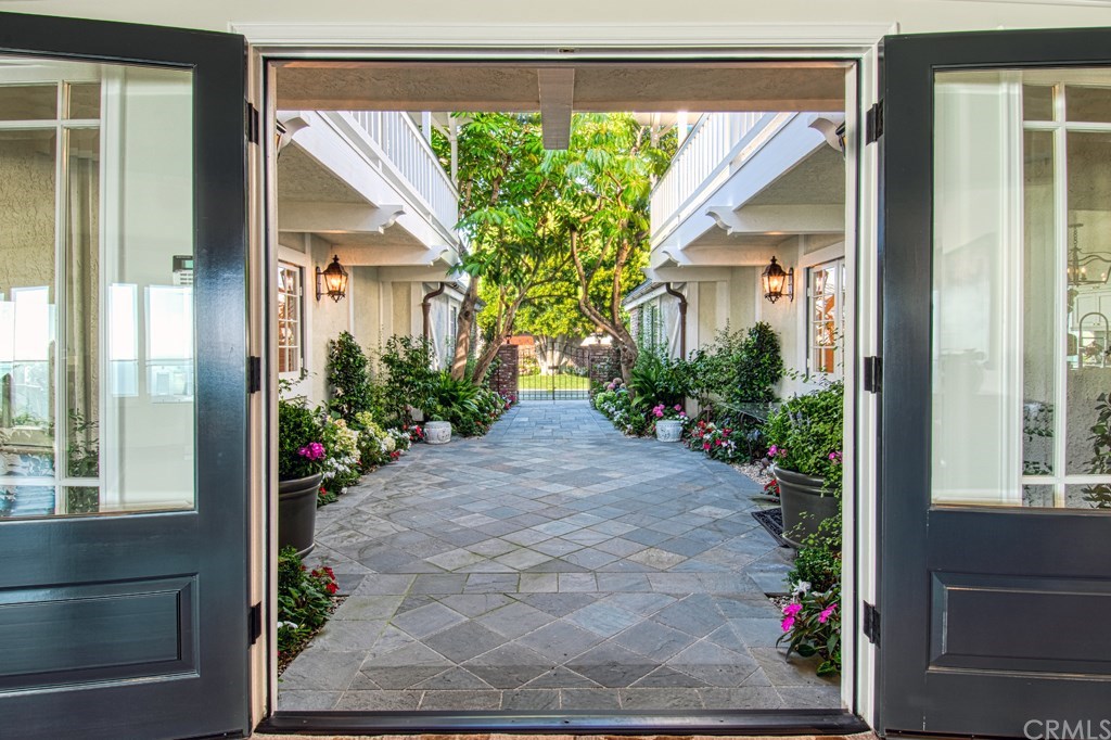 34861 Doheny Place Dana Point, CA 92624 - Photo 4 of 32