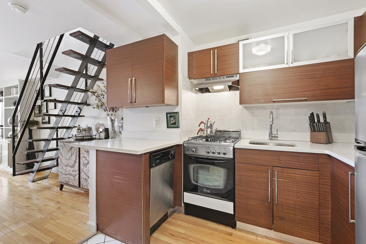 184 Thompson Street, Unit 6C Manhattan, NY 10012 - Photo 2 of 13