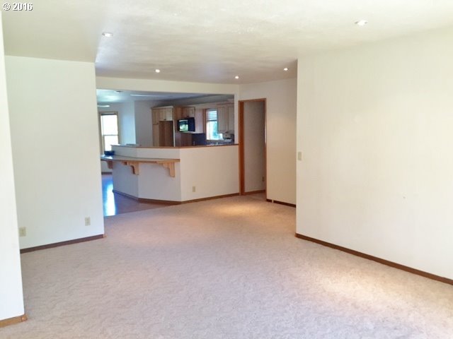3131 Southwest Kirk Avenue Pendleton, OR 97801 - Photo 3 of 24 Gallery Image 3