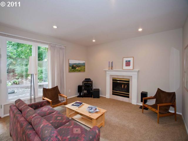 3132 Southwest Luradel Street Portland, OR 97219 - Photo 8 of 16 Gallery Image 8