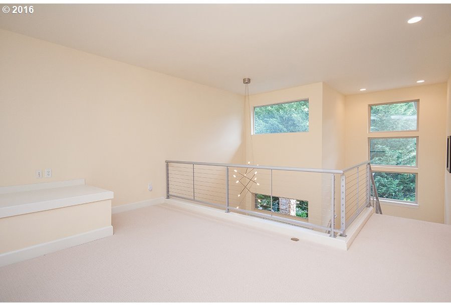 9626 Northwest Thompson Road Portland, OR 97229 - Photo 9 of 32 Gallery Image 9