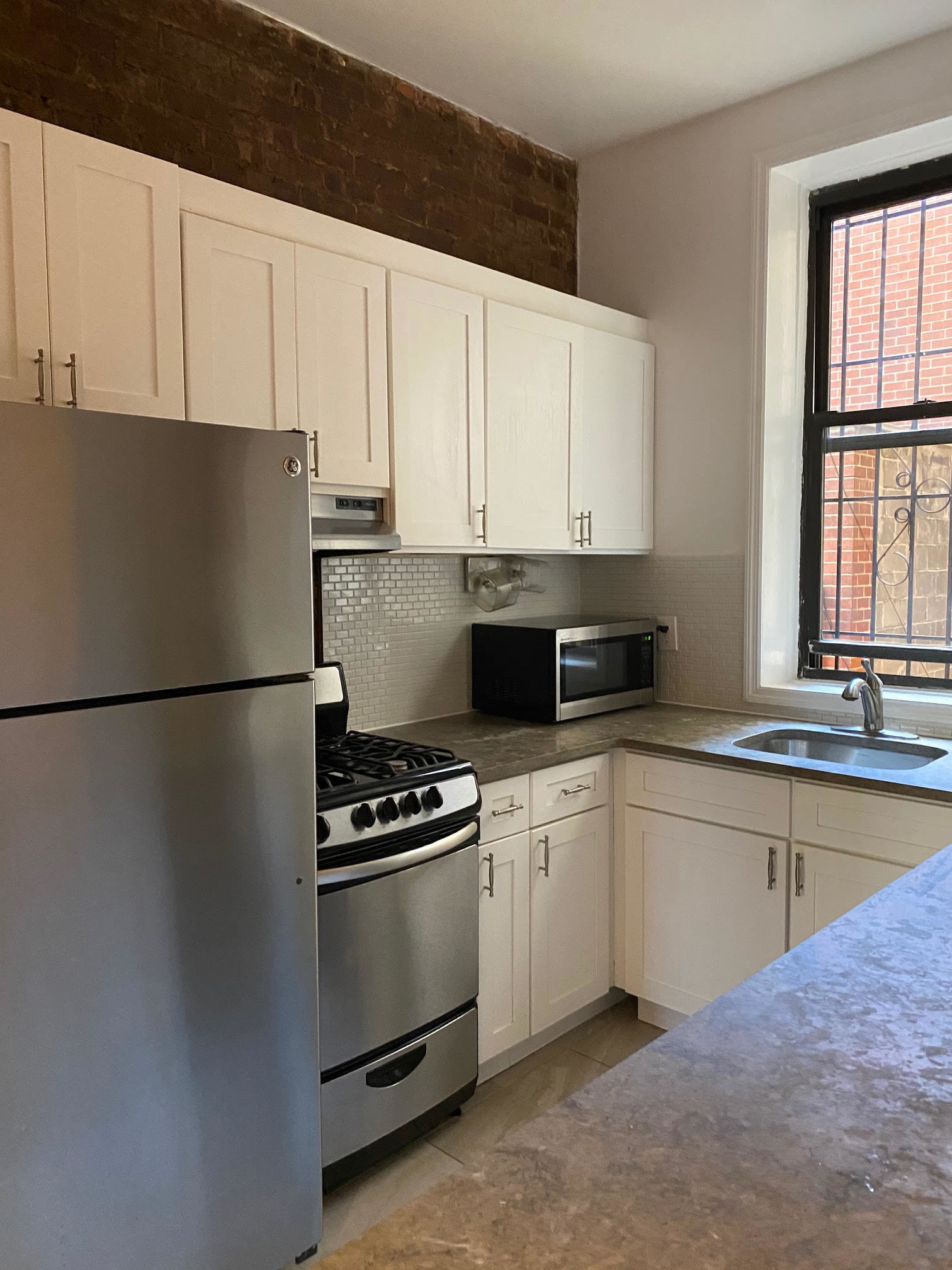230 East 27th Street, Unit 2 Manhattan, NY 10016 - Photo 4 of 21