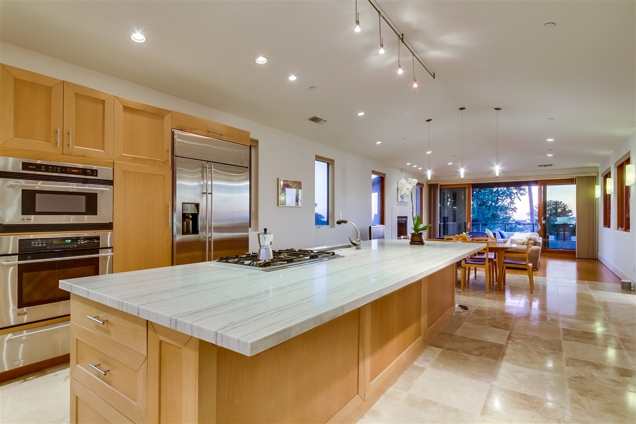 733 Stratford Drive Encinitas, CA 92024 - Photo 3 of 12