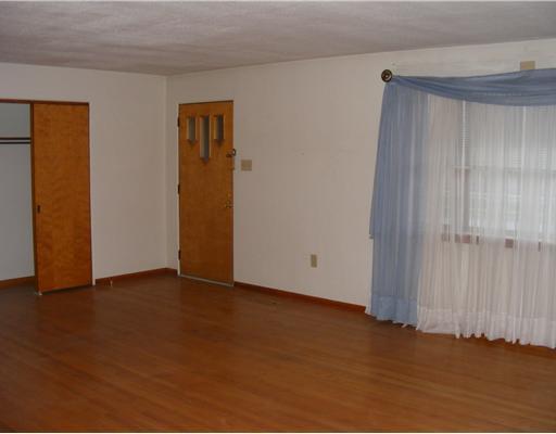 101 Lively Road Eighty Four, PA 15330 - Photo 8 of 18