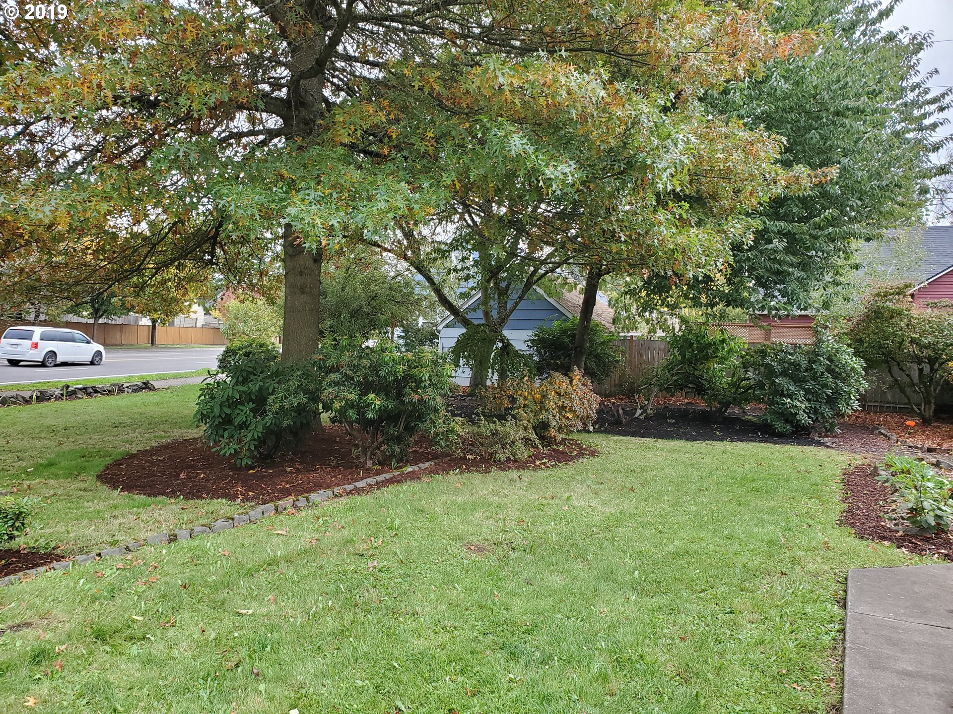 880 River Road Eugene, OR 97404 - Photo 2 of 23 Gallery Image 2